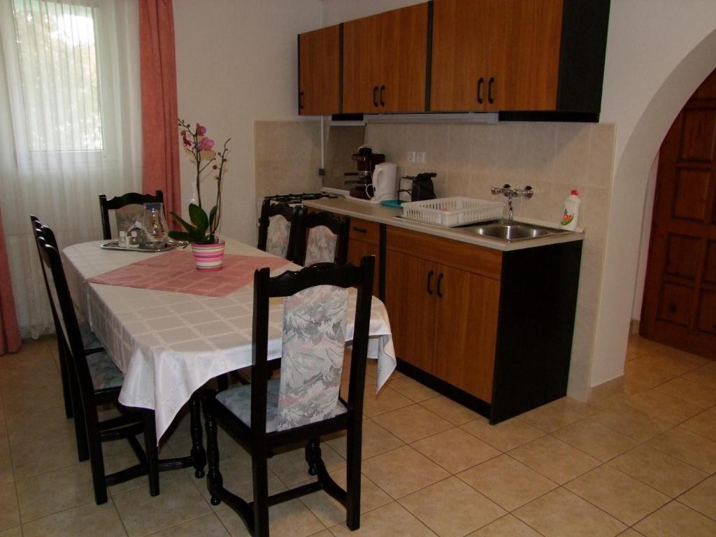 Rajna Apartmanház Bogács Habitación foto